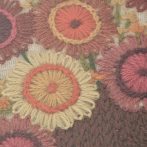 Vintage Framed Floral Crewel Embroidery Needlepoint - Picture 3 of 4